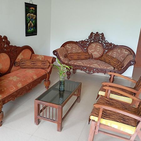 Larn's Villa Hotel&Apartment Wadduwa Esterno foto