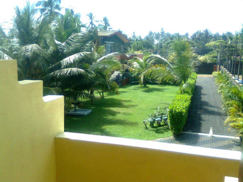 Larn's Villa Hotel&Apartment Wadduwa Esterno foto