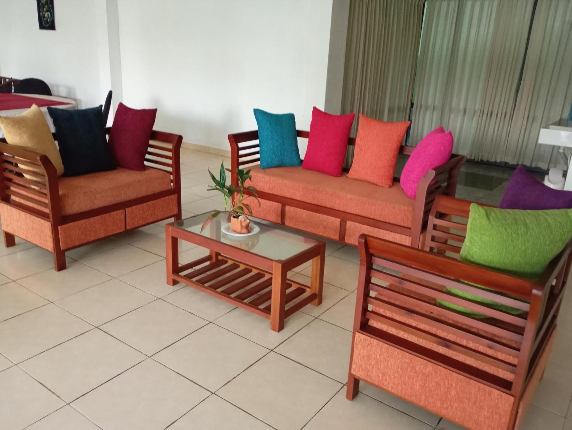 Larn's Villa Hotel&Apartment Wadduwa Esterno foto
