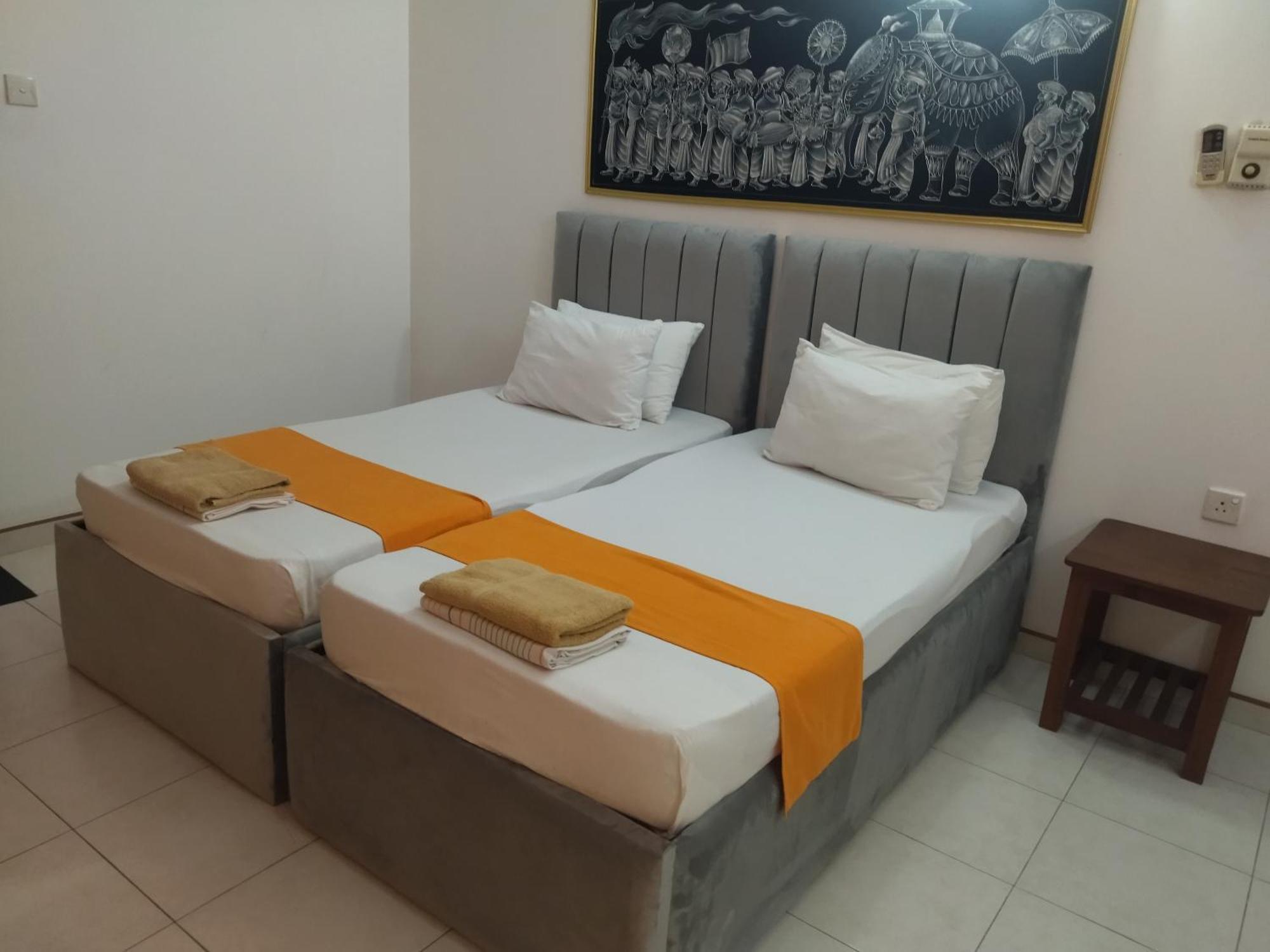 Larn's Villa Hotel&Apartment Wadduwa Esterno foto