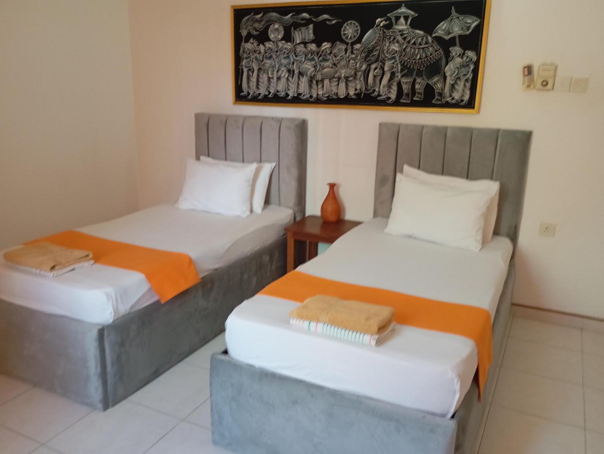 Larn's Villa Hotel&Apartment Wadduwa Esterno foto