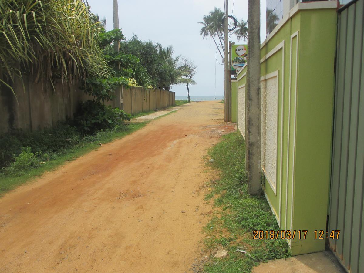 Larn's Villa Hotel&Apartment Wadduwa Esterno foto