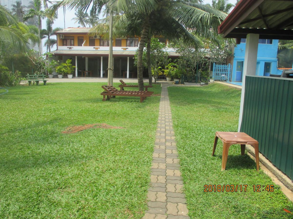 Larn's Villa Hotel&Apartment Wadduwa Esterno foto