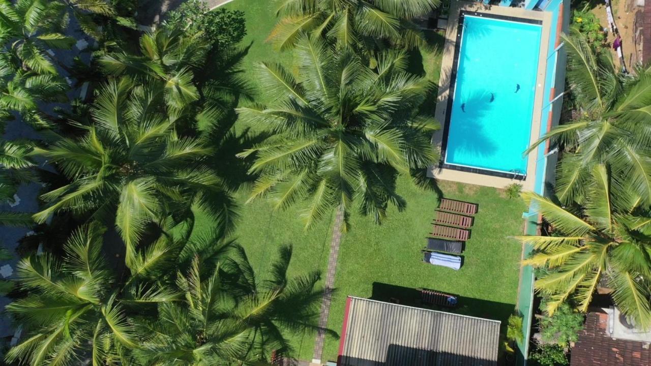 Larn's Villa Hotel&Apartment Wadduwa Esterno foto